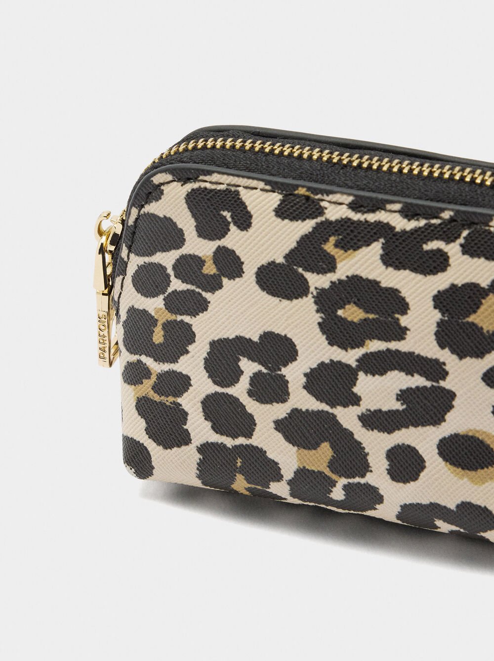 Coin purse with animal printed