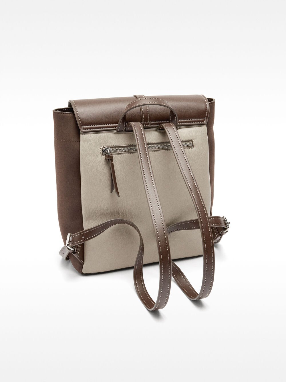 Mochila efecto piel con solapa