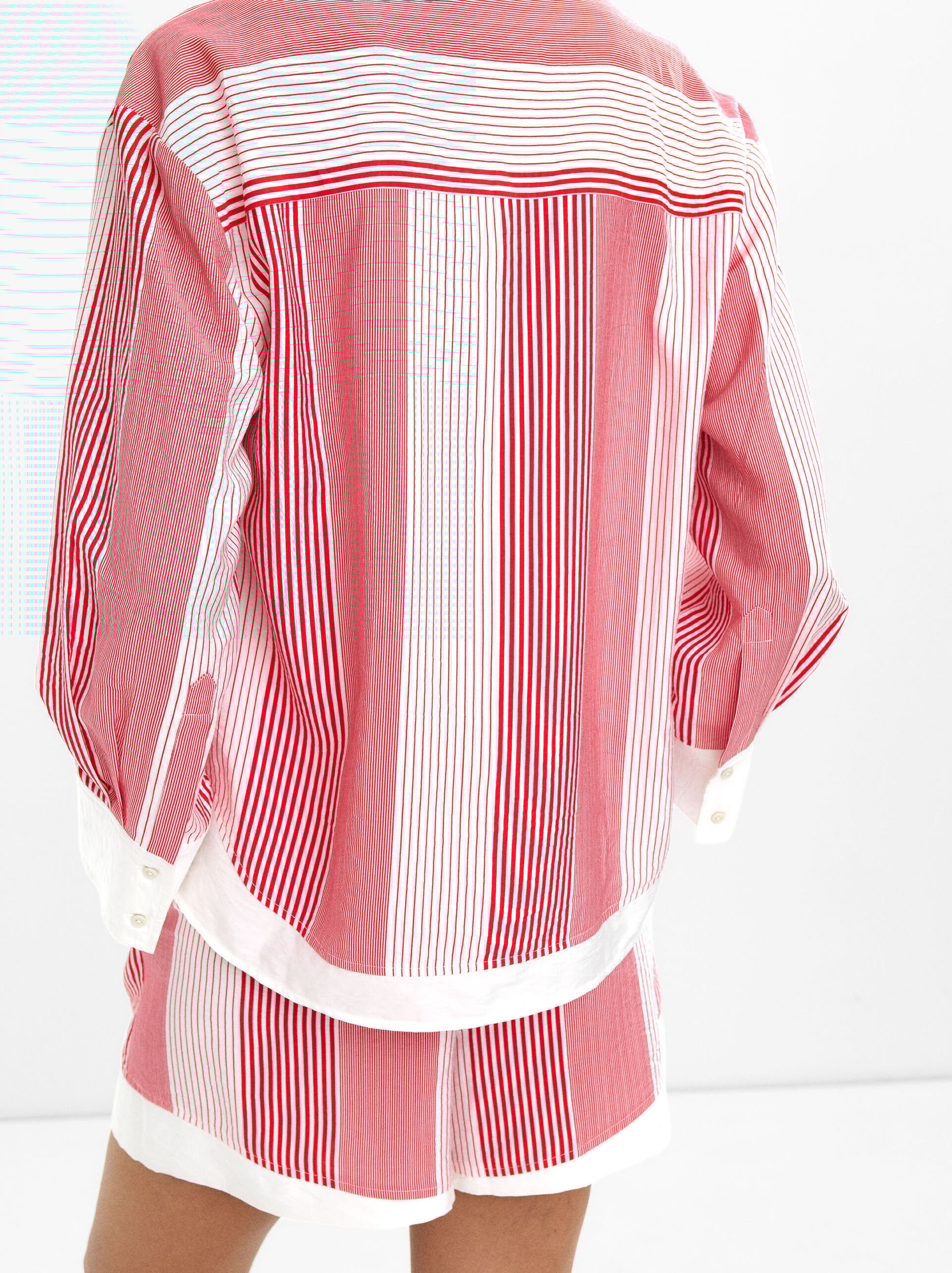 Striped shorts with contrast image number 3.0