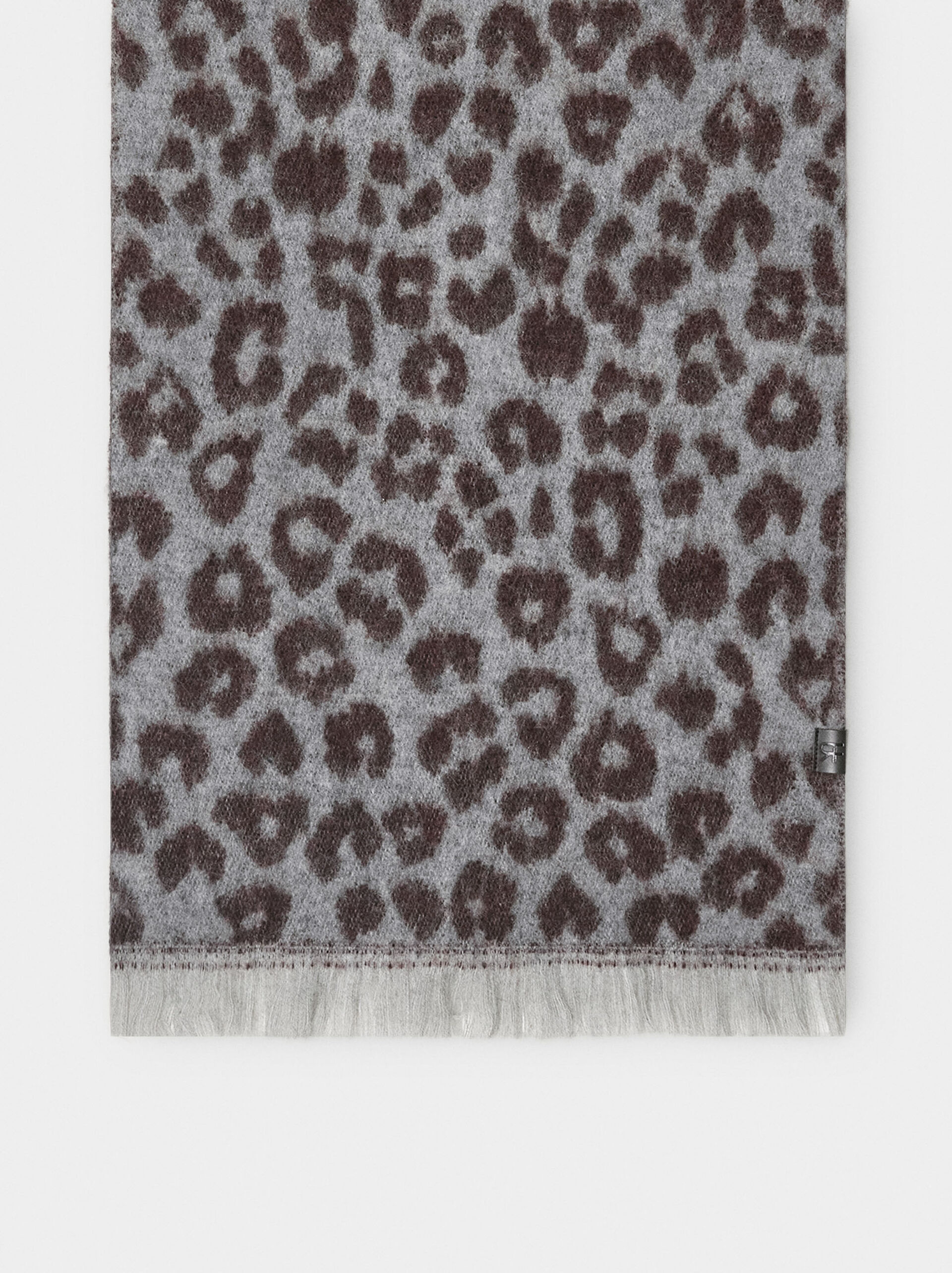 Écharpe imprimée animal avec franges image number 2.0