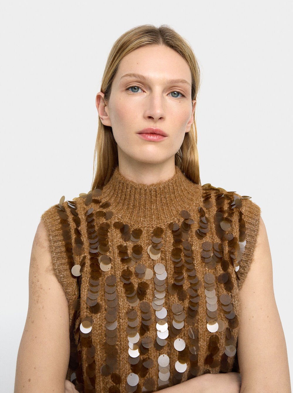 Knit vest with sequins