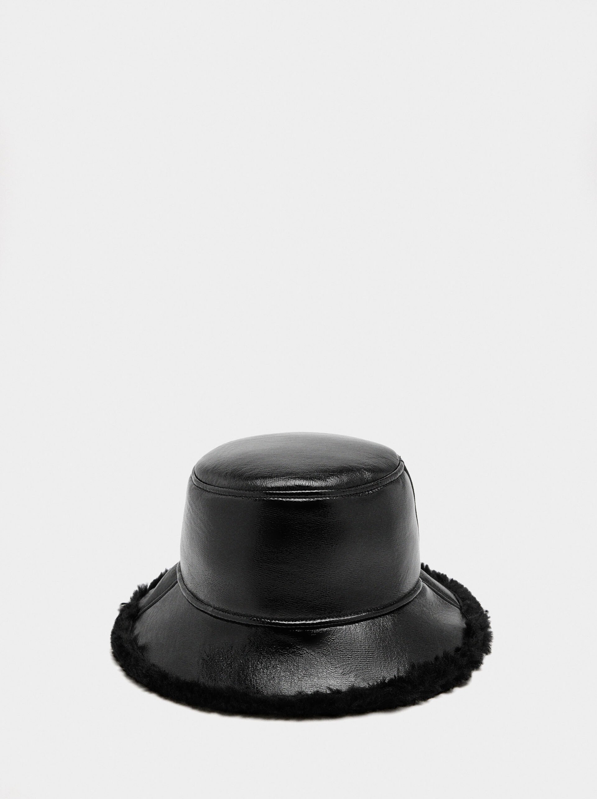 Varnished bucket bag hat image number 2.0