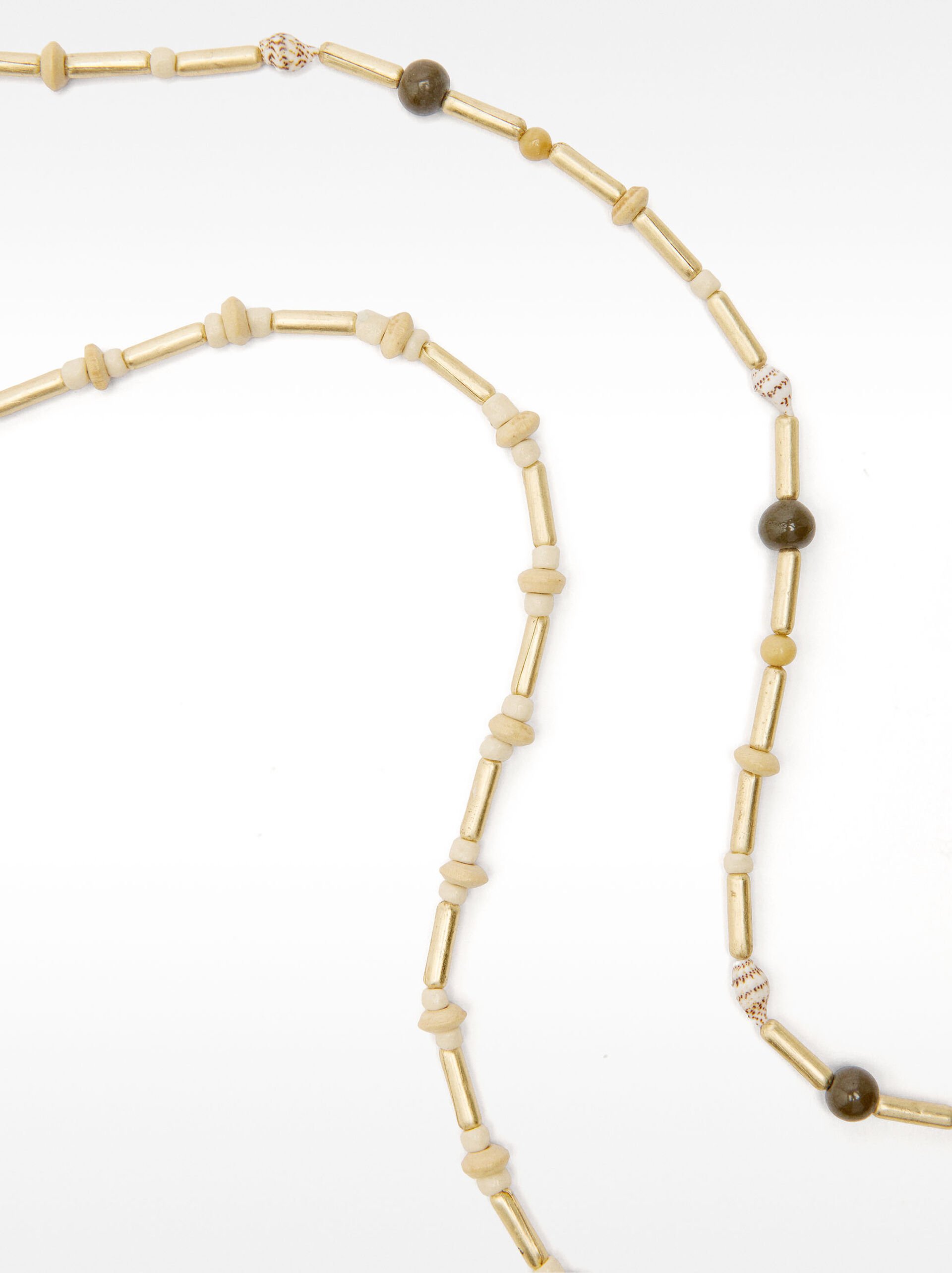 Necklace with shells and glass beads image number 1.0