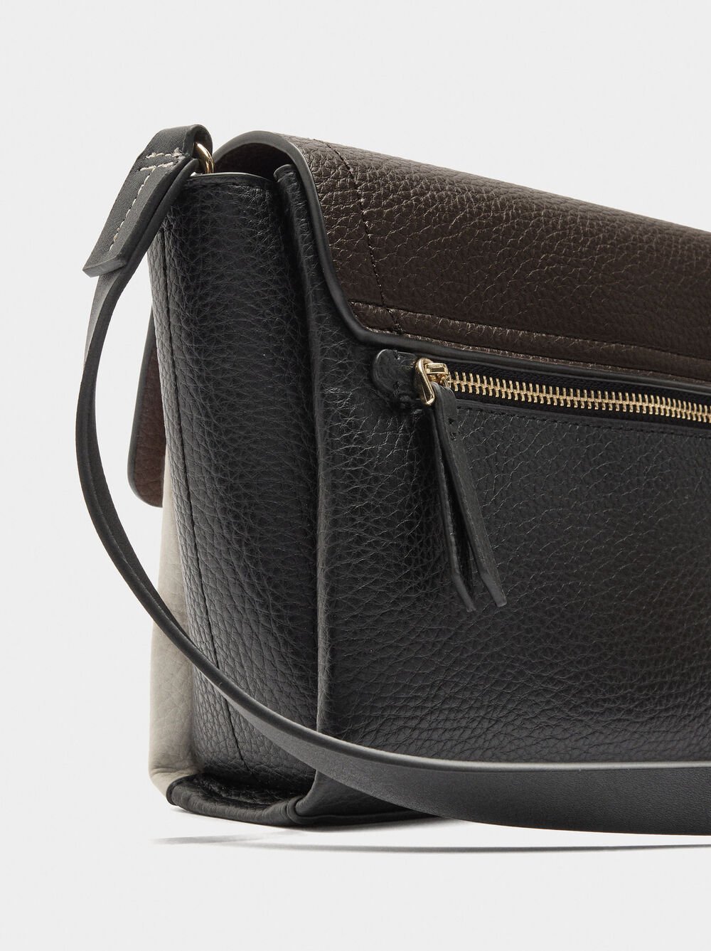 Crossbody bag with color block flap