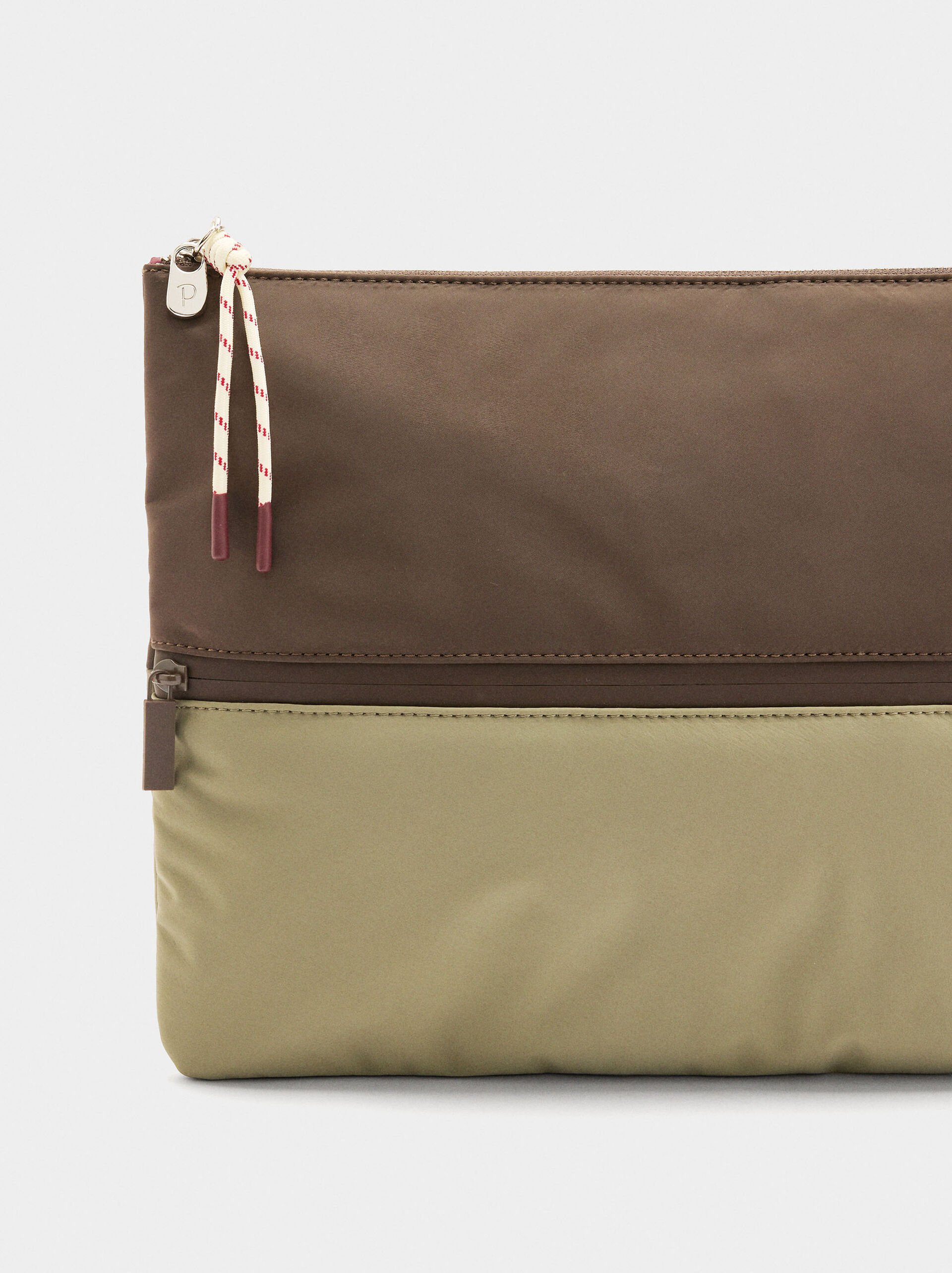 Nylon laptop cover with charm 13" image number 1.0