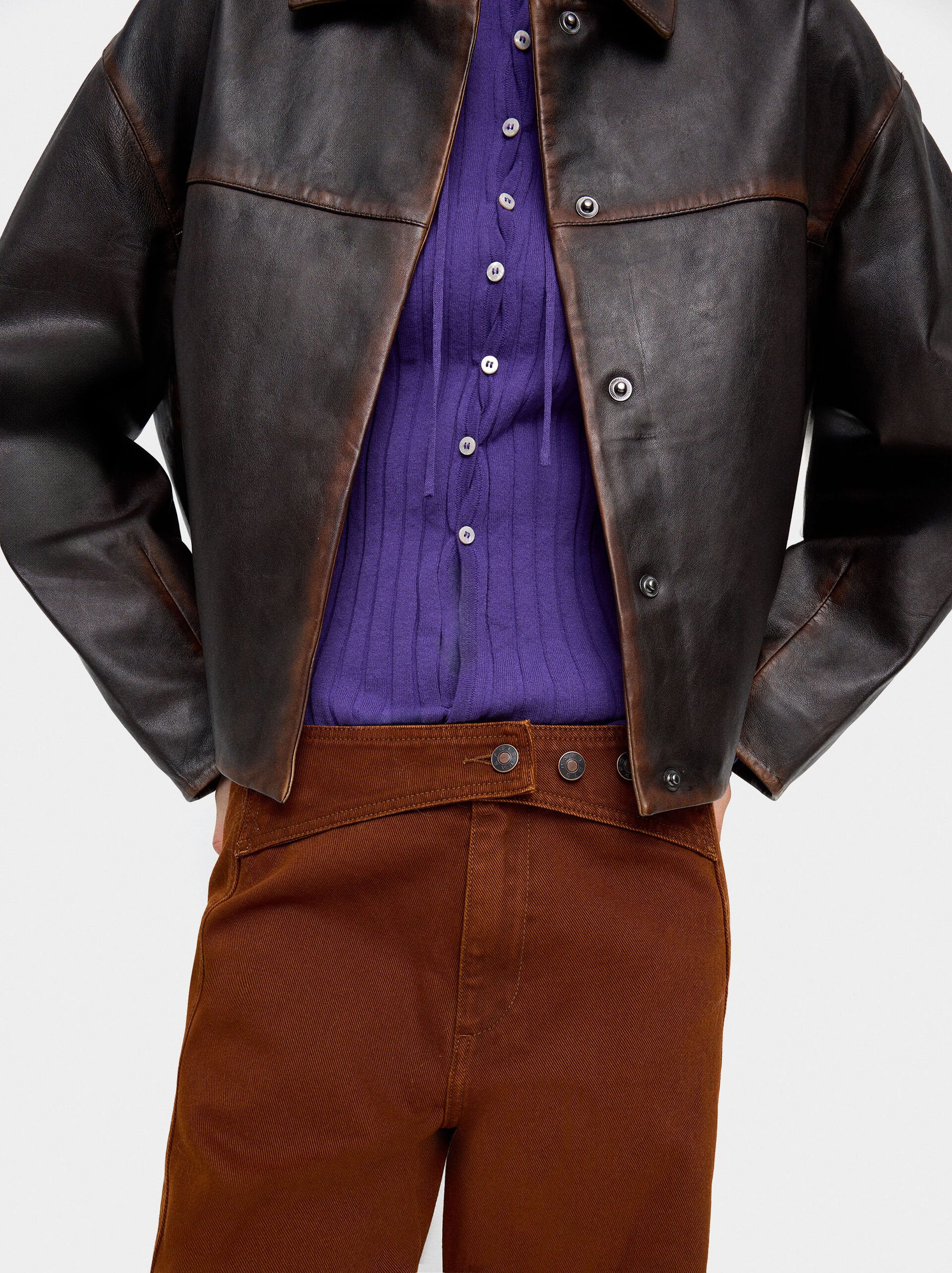 Chaqueta de piel con pespuntes image number 1.0