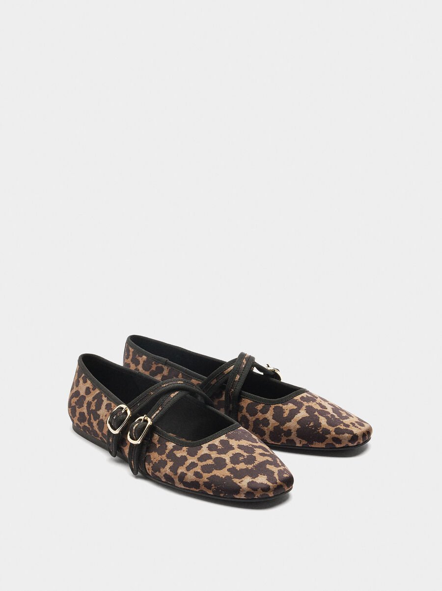 Ballet flats with animal printed fabric