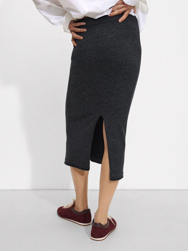 Midi knit skirt