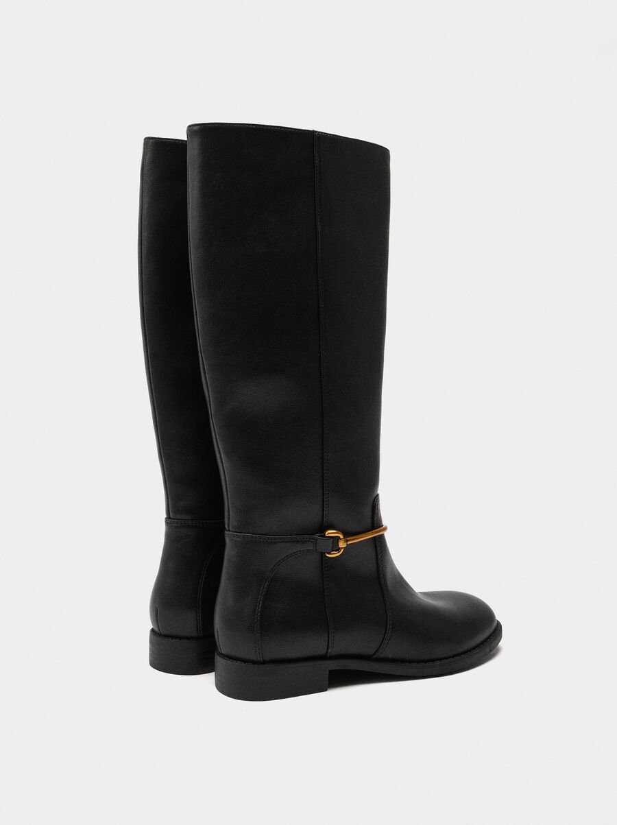 Botas altas con detalle metálico