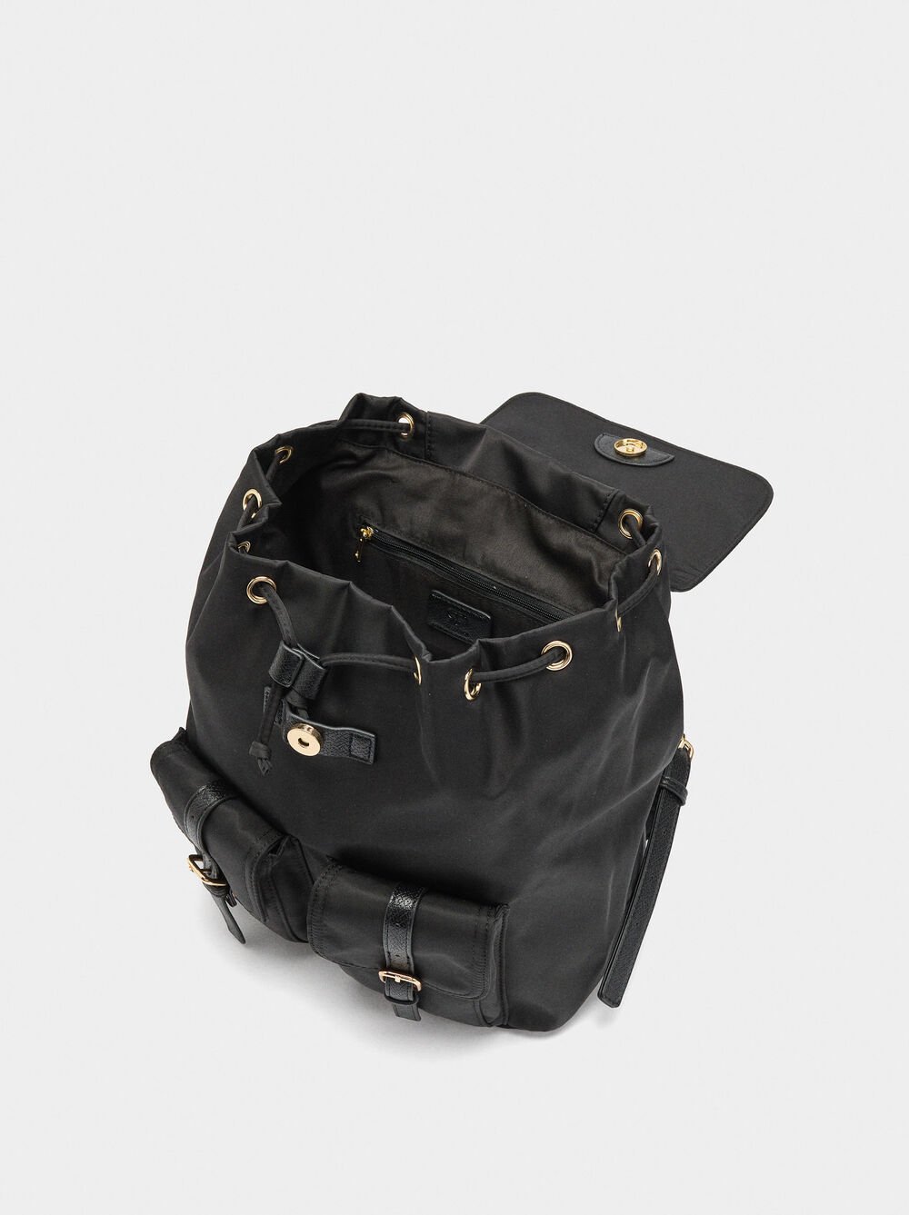 Mochila de nylon con colgante