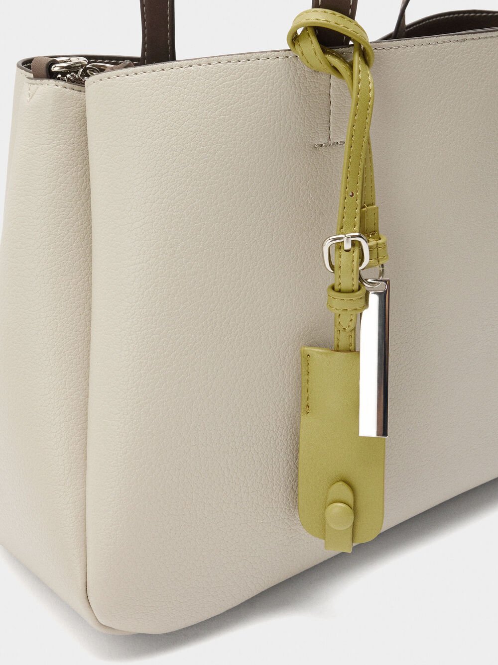 Plain shopper bag with pendant