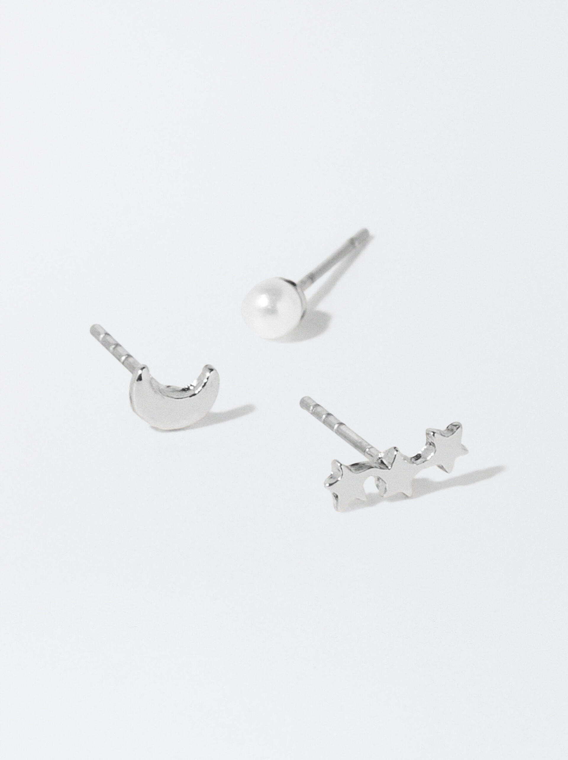 Set Of Earrings With Pearl And Charms image number 1.0