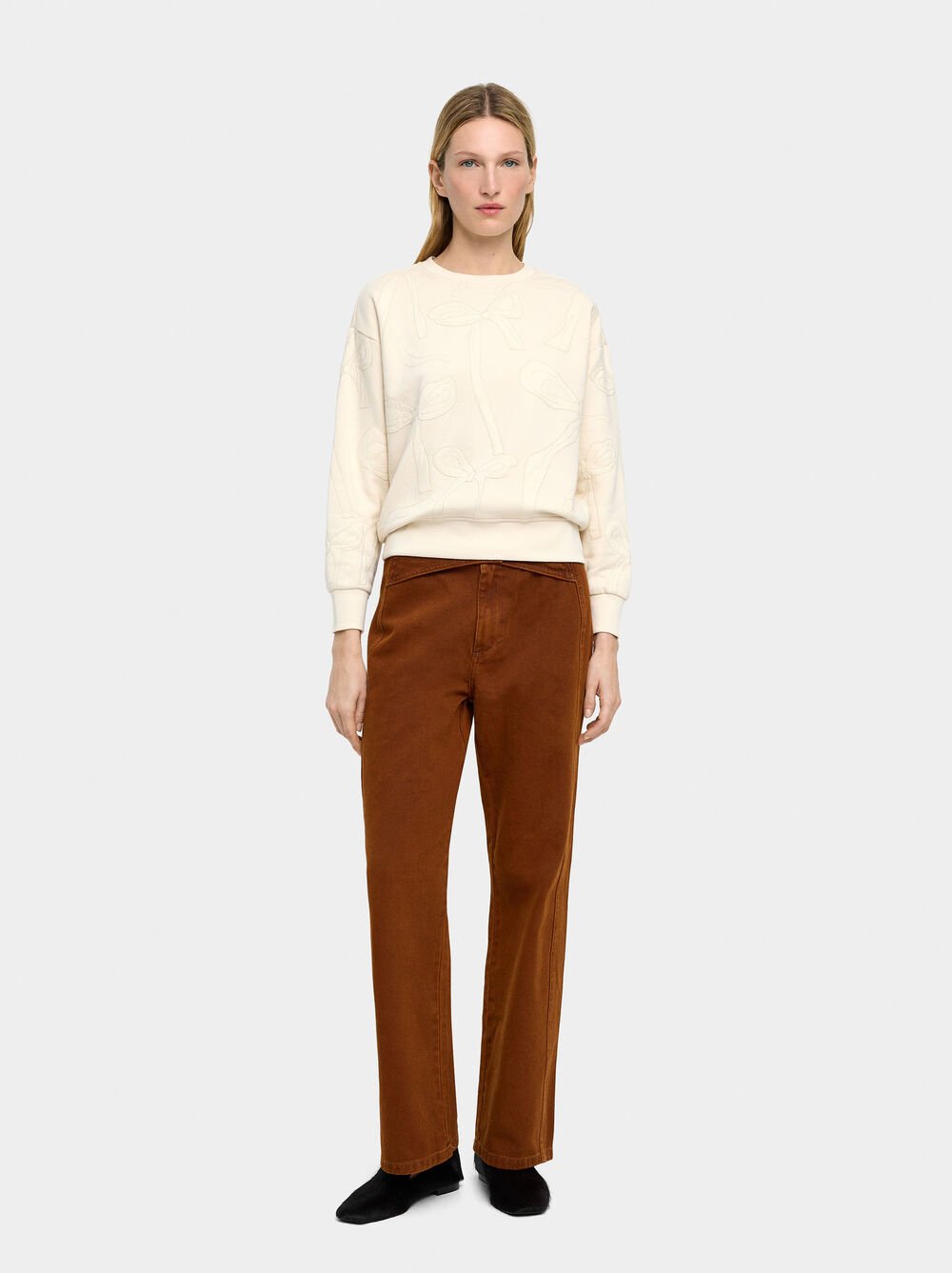 Sweatshirt with embroidered bows