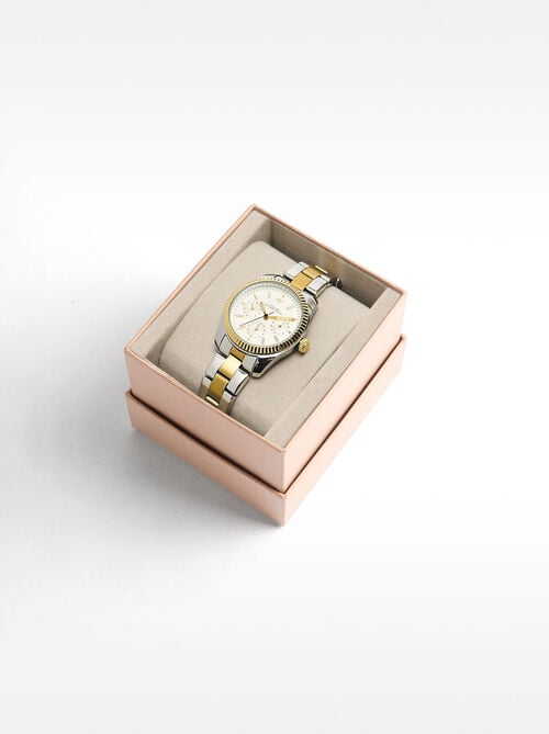 Uhr mit Stahlarmband
