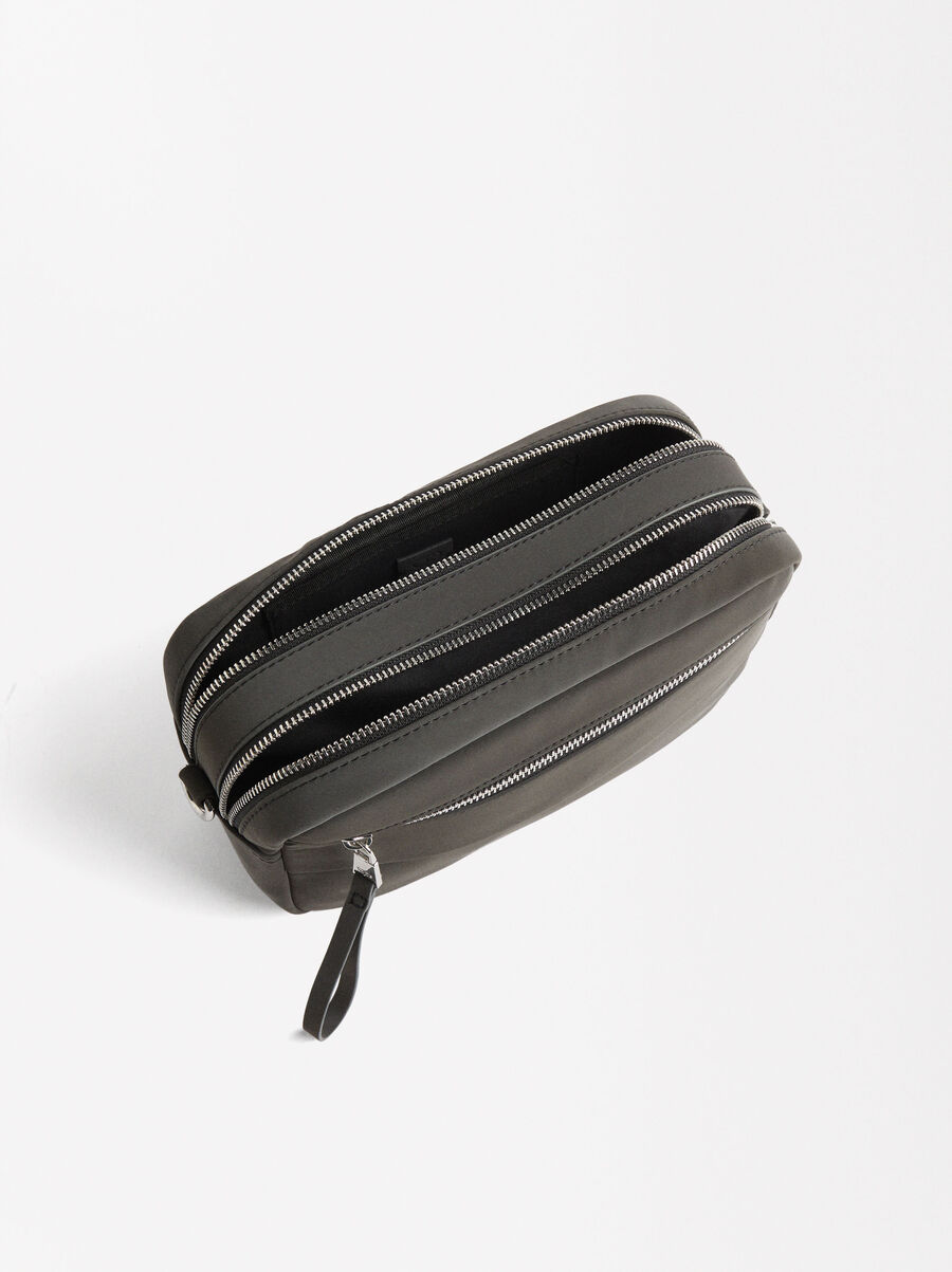 Crossbody bag with double closure