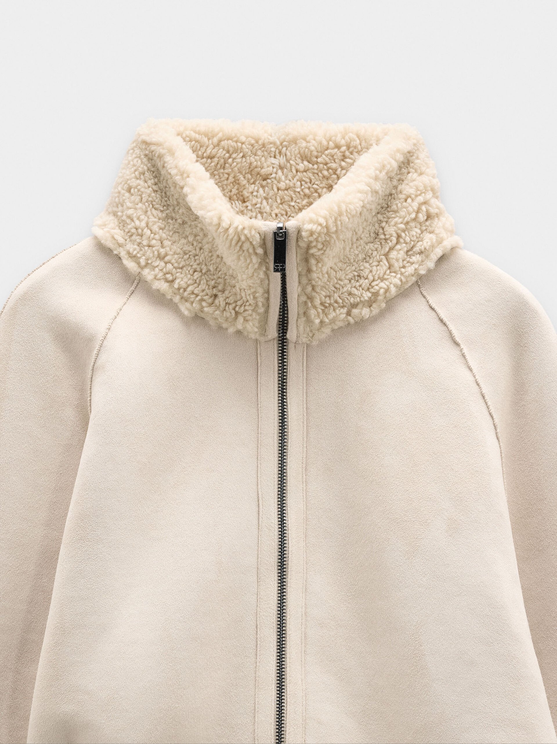 Reversible jacket with sherpa effect image number 7.0
