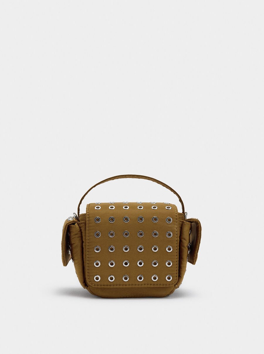 Bolso bandolera de nylon con tachuelas