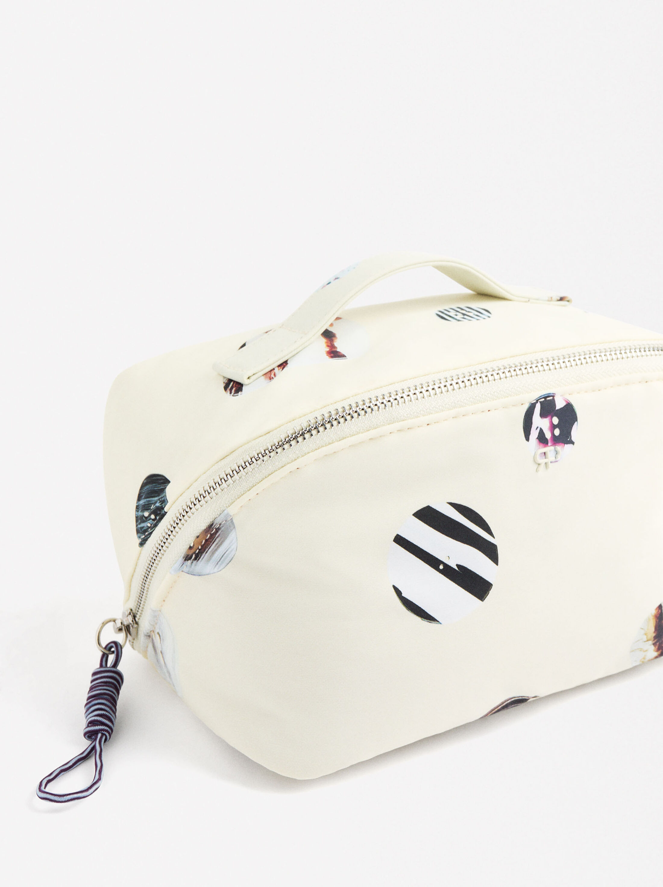 Bolsa para cosméticos de nylon estampada image number 1.0