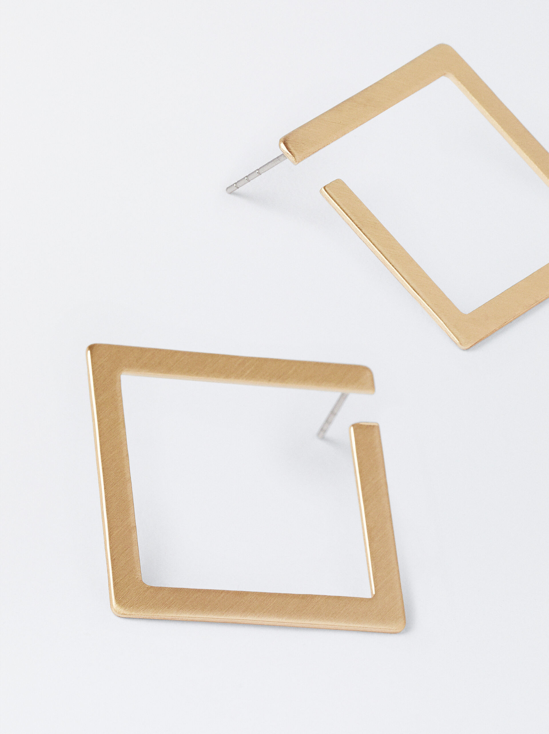 Medium diamond-shaped earrings image number 1.0