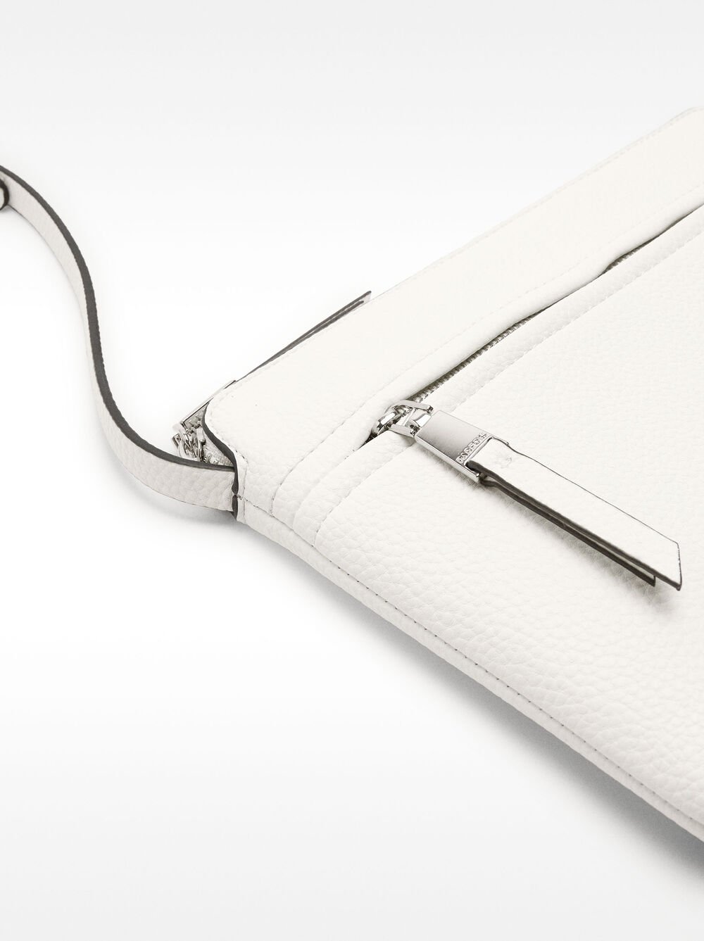 Crossbody bag with outer pocket