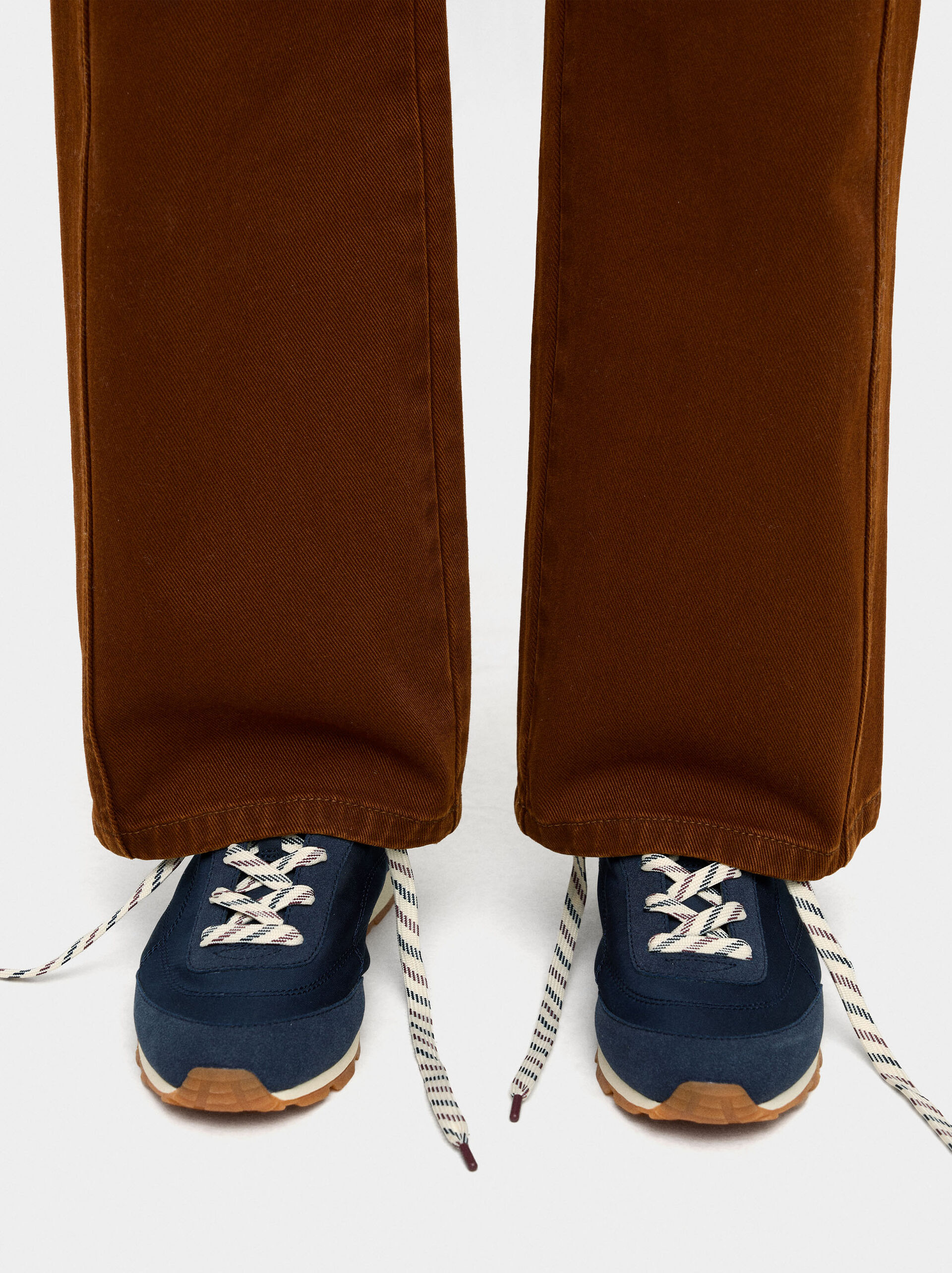 Contrast sneakers image number 1.0