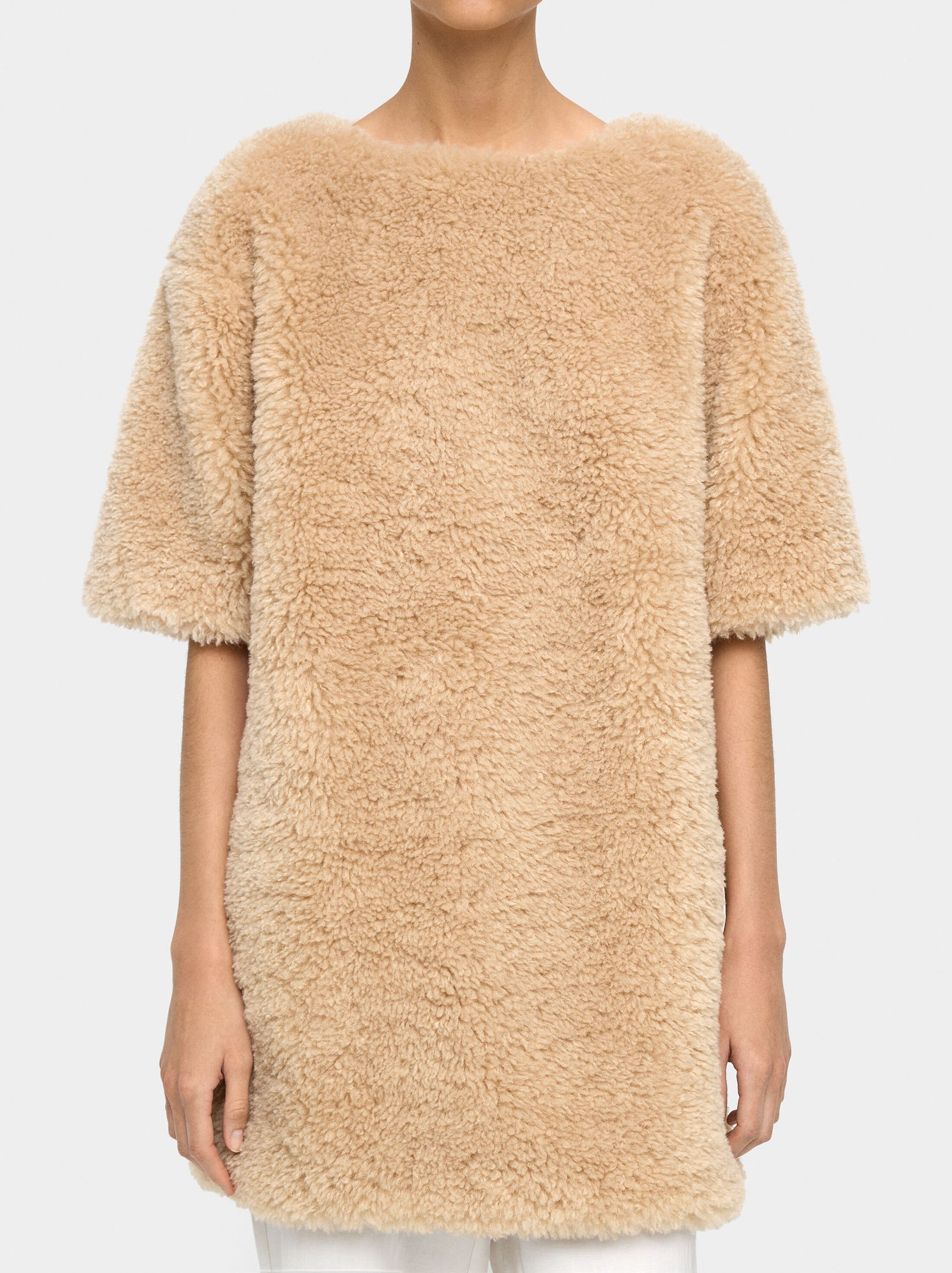 Short dress with leather-effect sheepskin image number 1.0