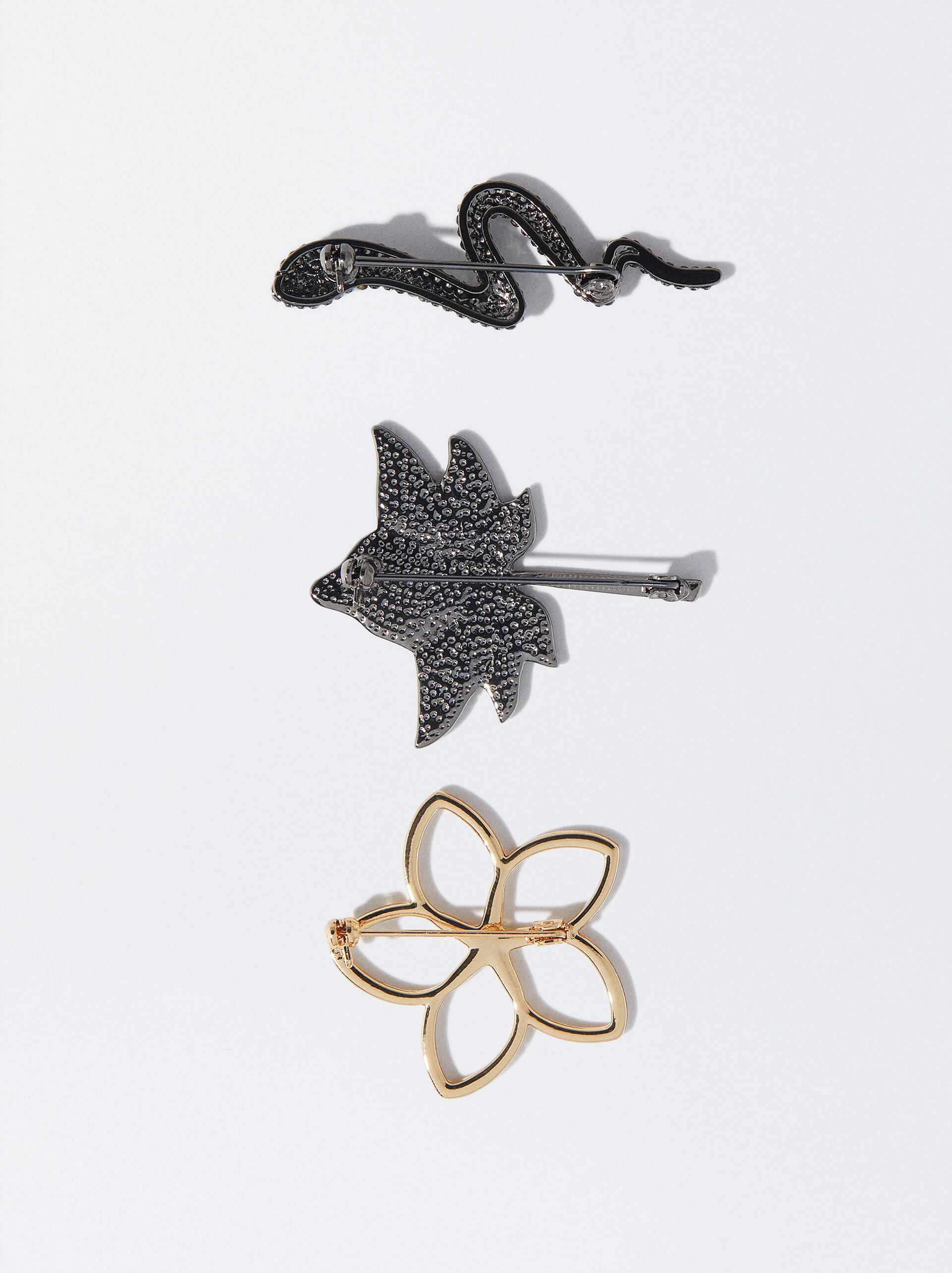Set Of Brooches With Charms image number 2.0