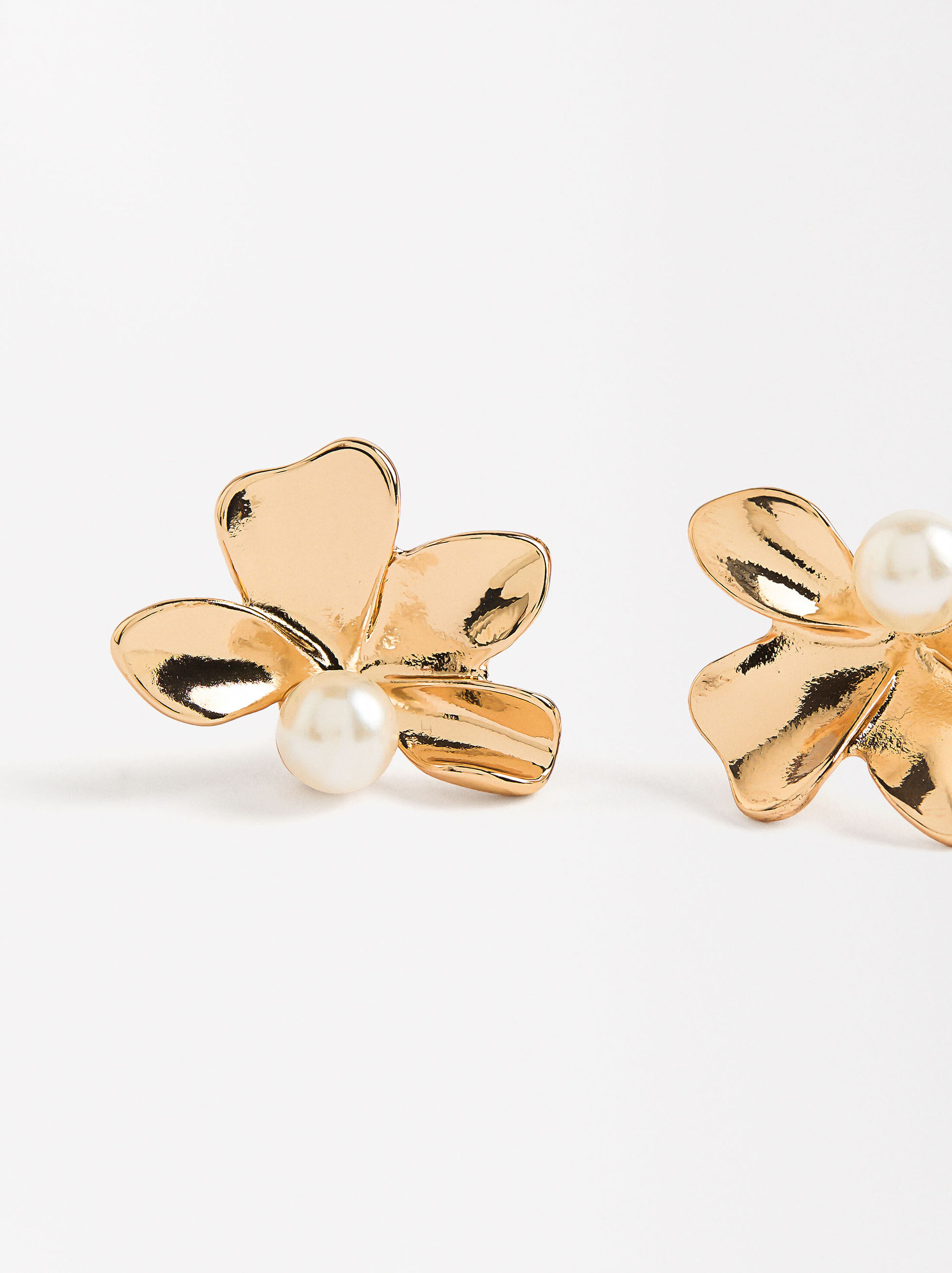 Flower earrings with pearl image number 2.0