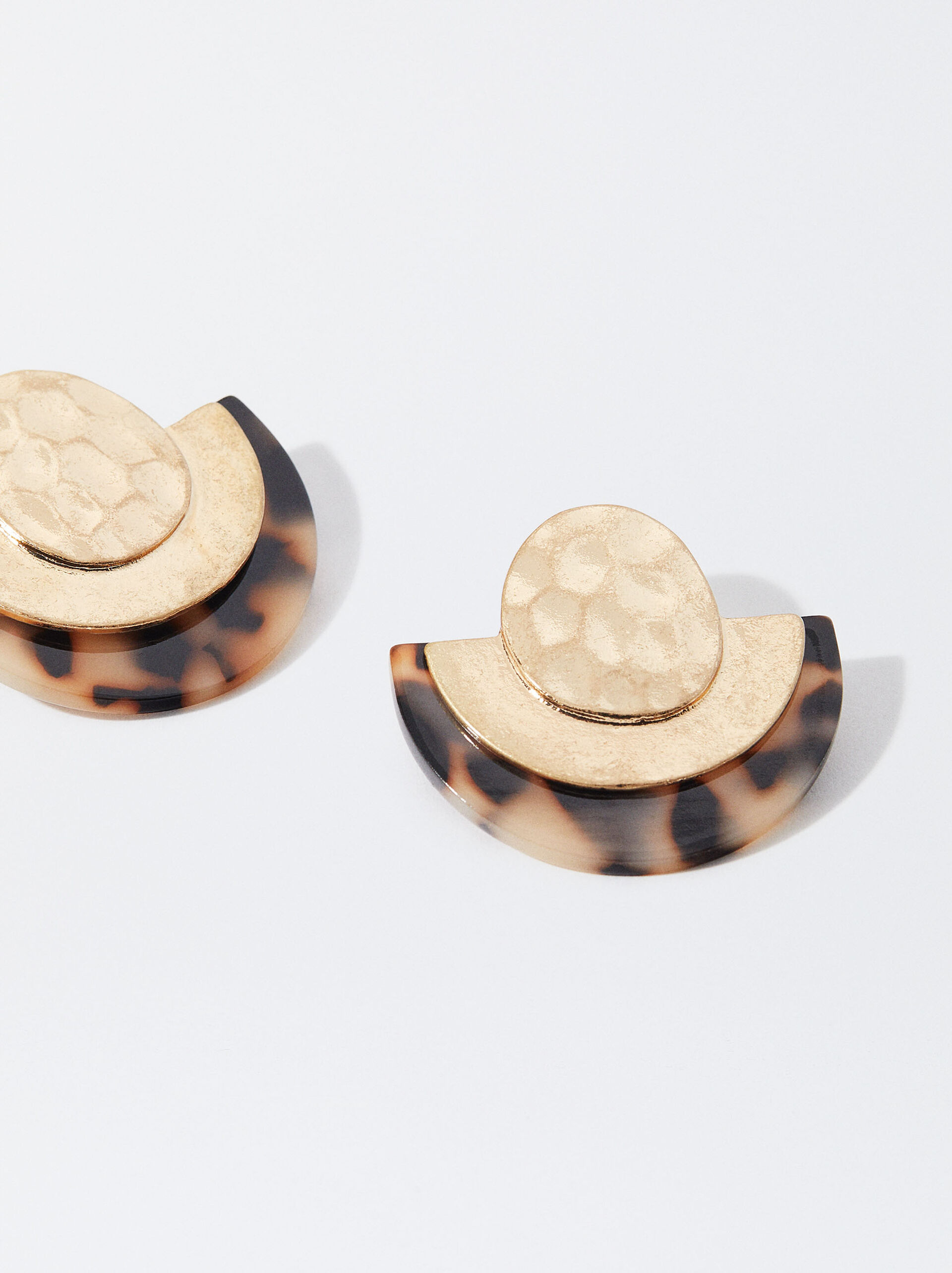 Golden Earrings With Resin image number 2.0