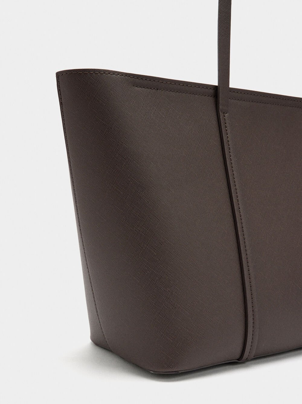 Shopper bag with zipper