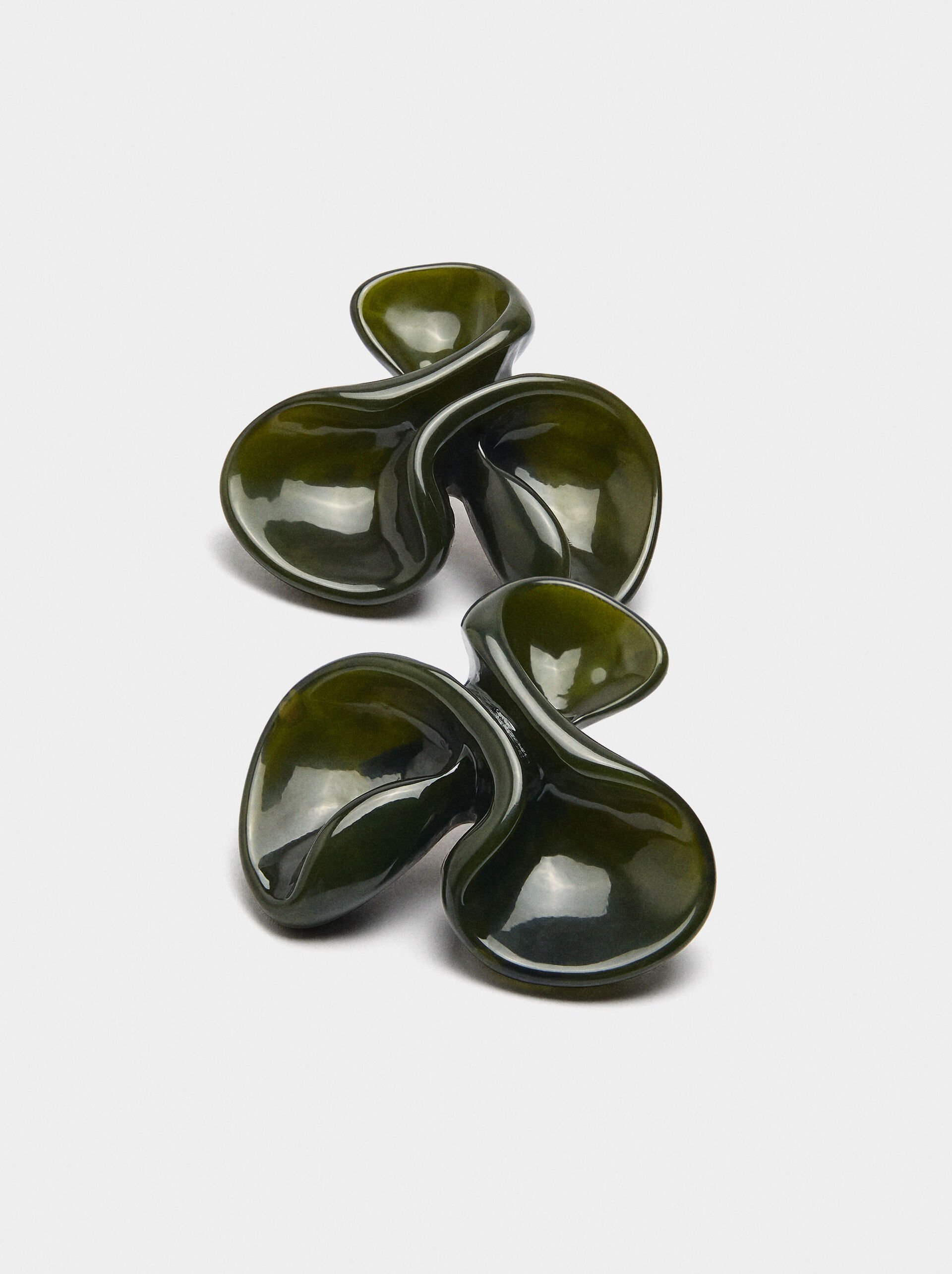 Resin flower earrings image number 1.0