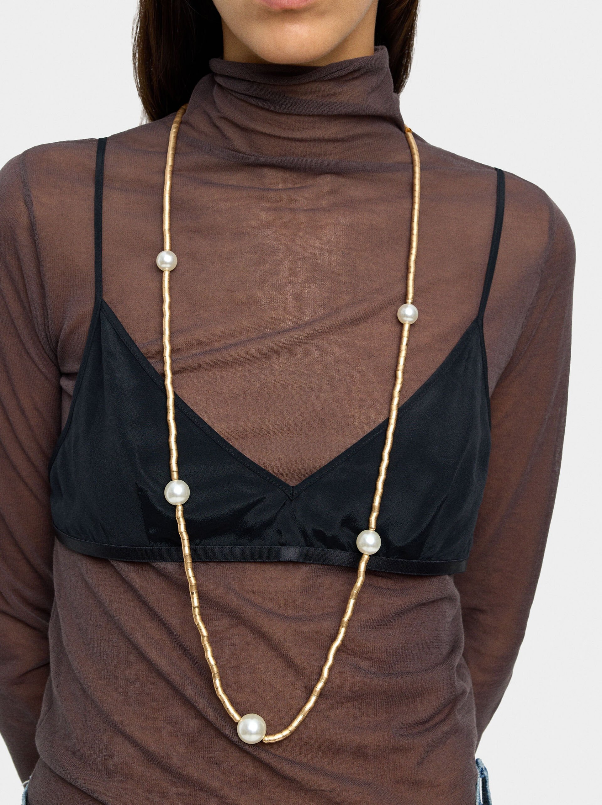 Long necklace with pearls image number 1.0