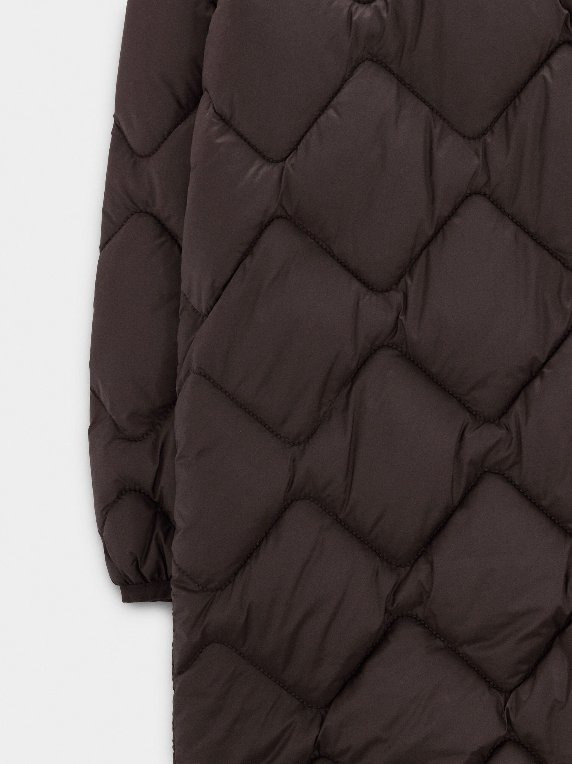 Abrigo largo acolchado image number 5.0