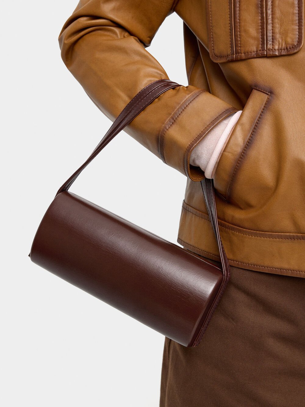 Cylindrical evening clutch