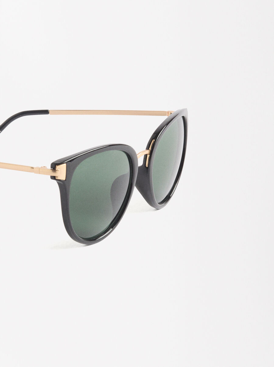 Cat eye sunglasses