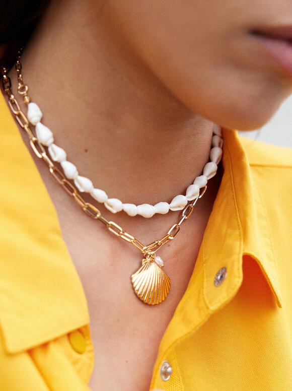 Necklace With Seashell, Golden, hi-res