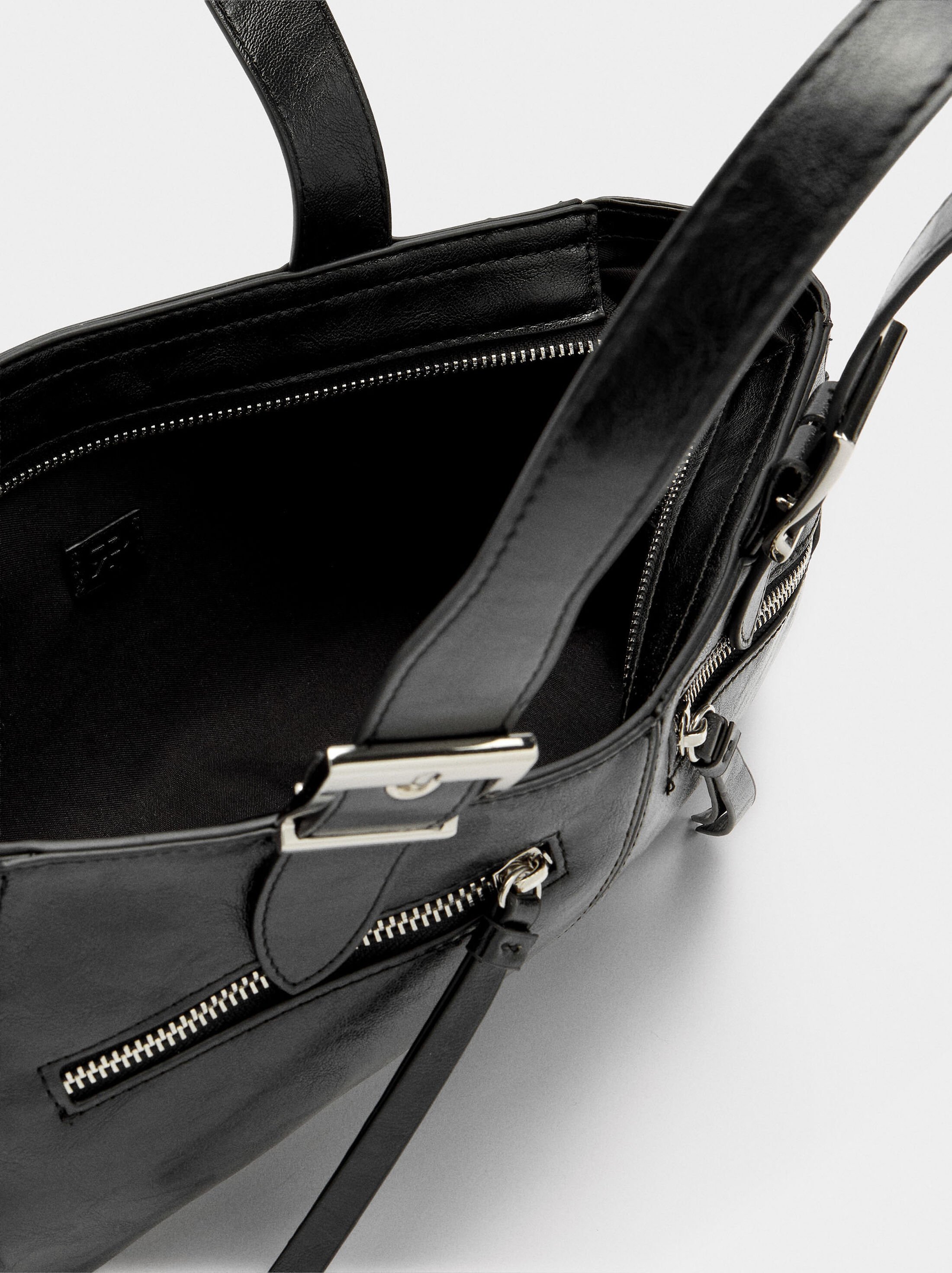 Cracked-effect shoulder bag image number 4.0