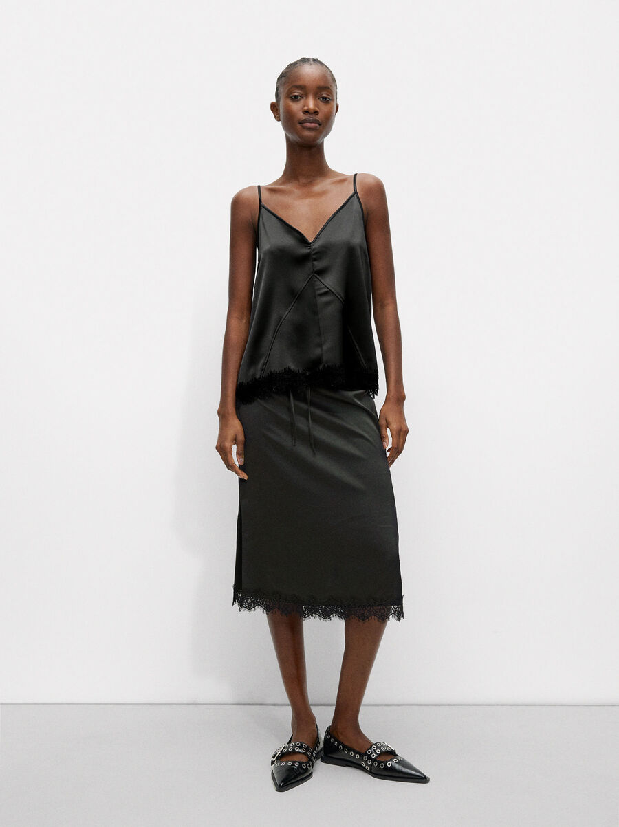 Top satinato con pizzo