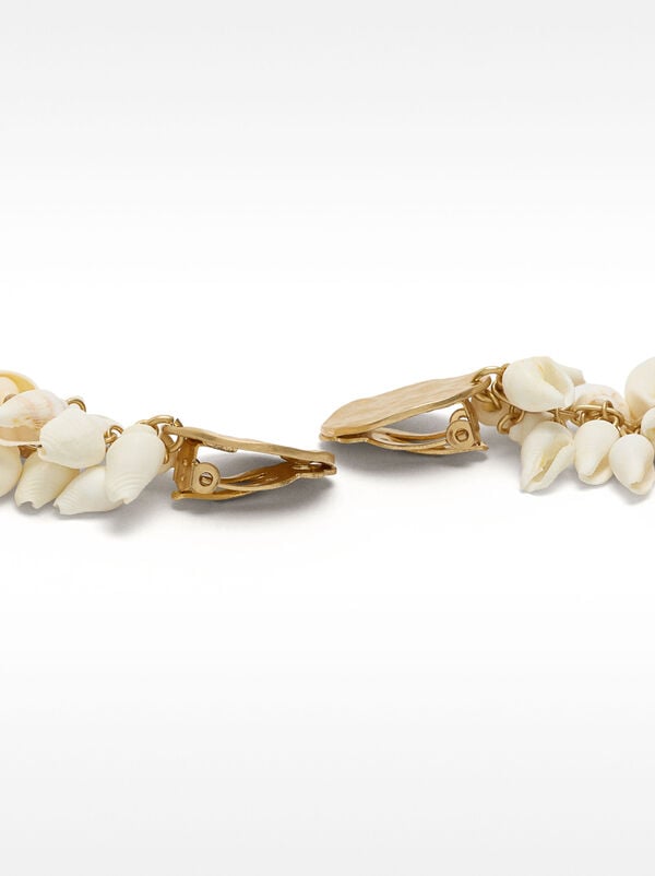 Long earrings with shells