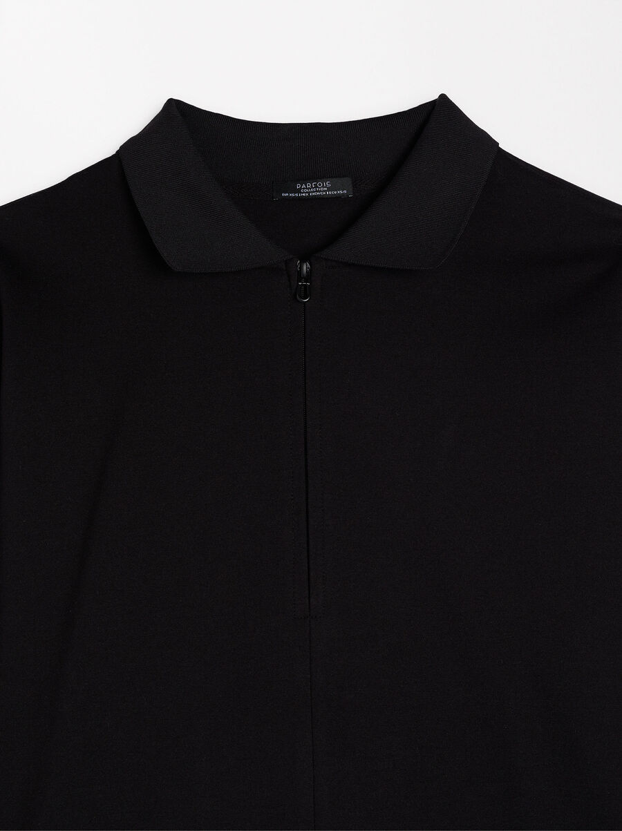 Sweater with zipper closure