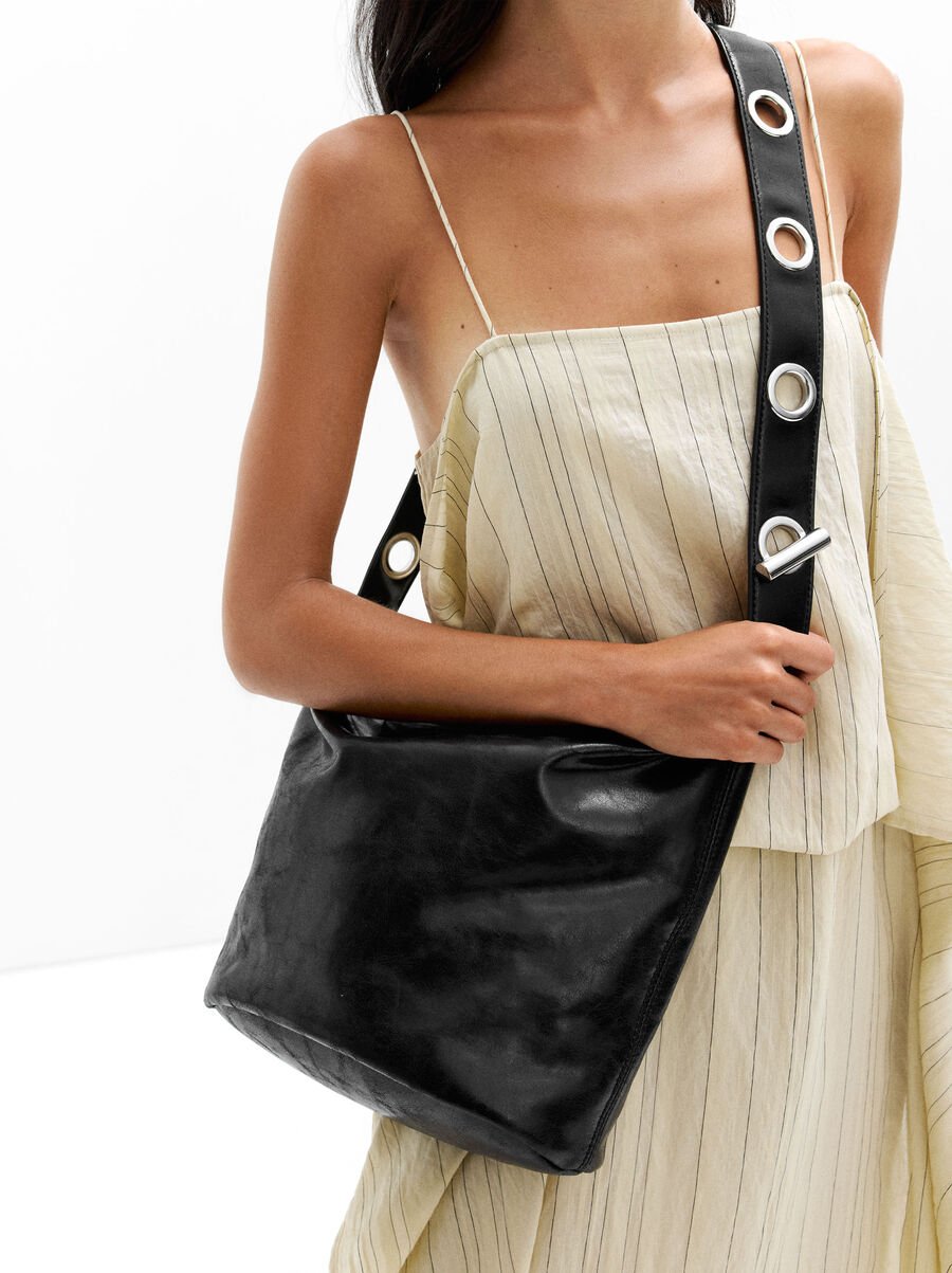 Shoulder bag with cracked effect