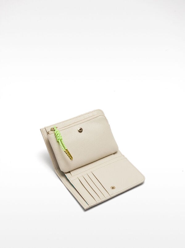 Textured wallet