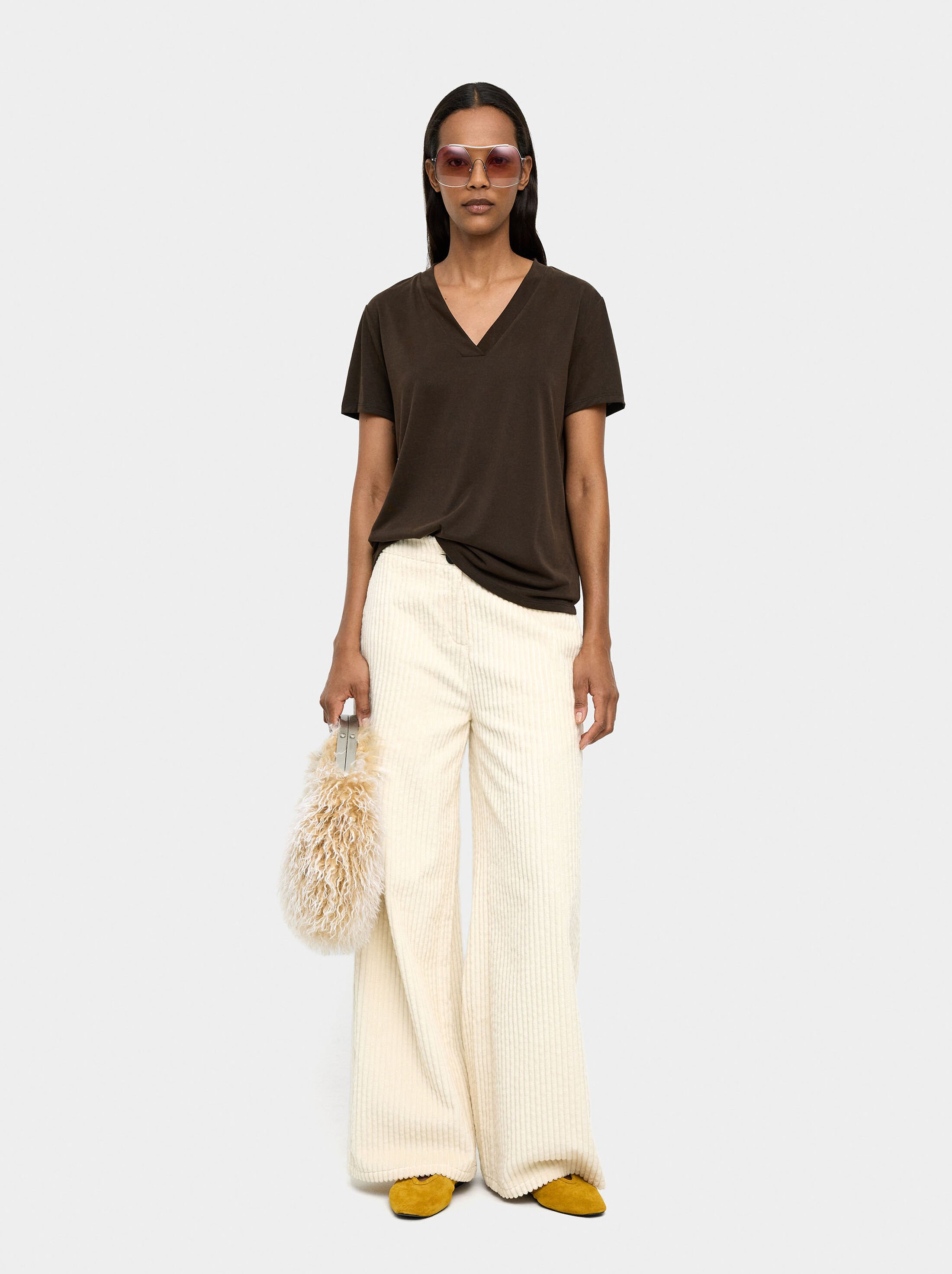 V-neck basic T-shirt image number 0.0