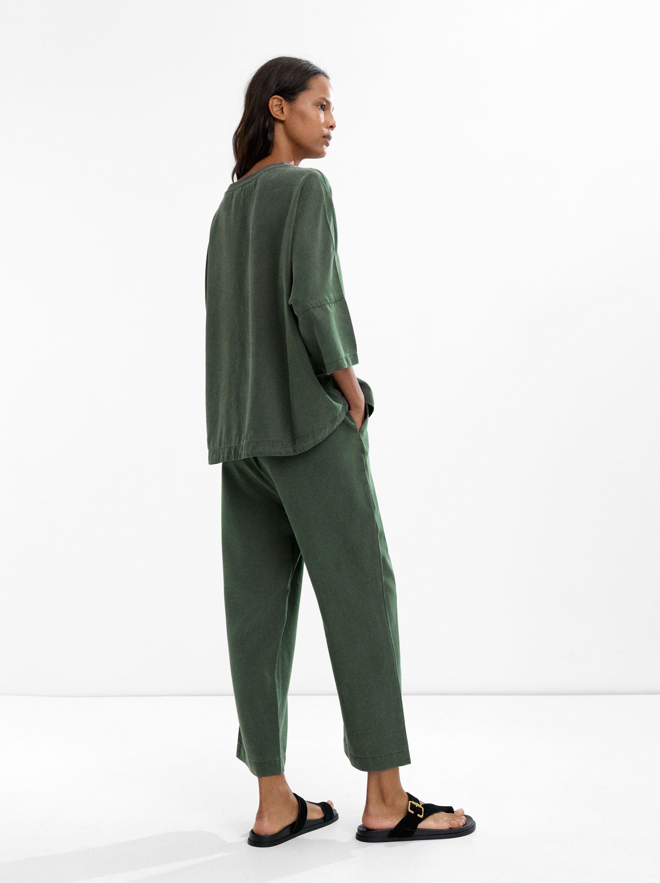 Loose-fitting trousers with elastic waistband image number 2.0