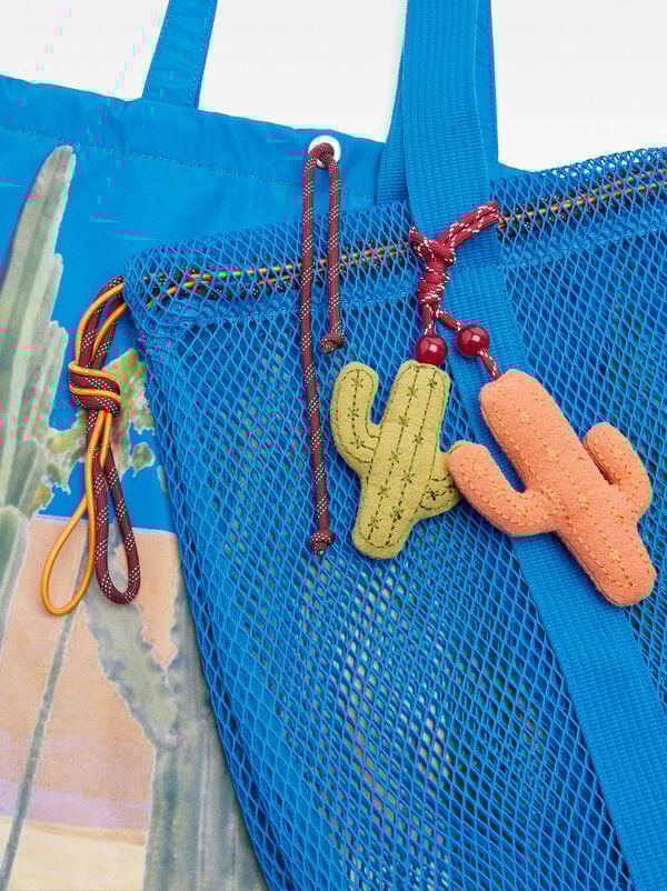 Mesh bag with removable bag