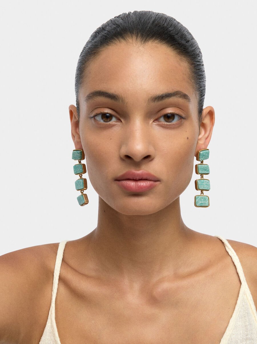 Pendientes largos con piedras