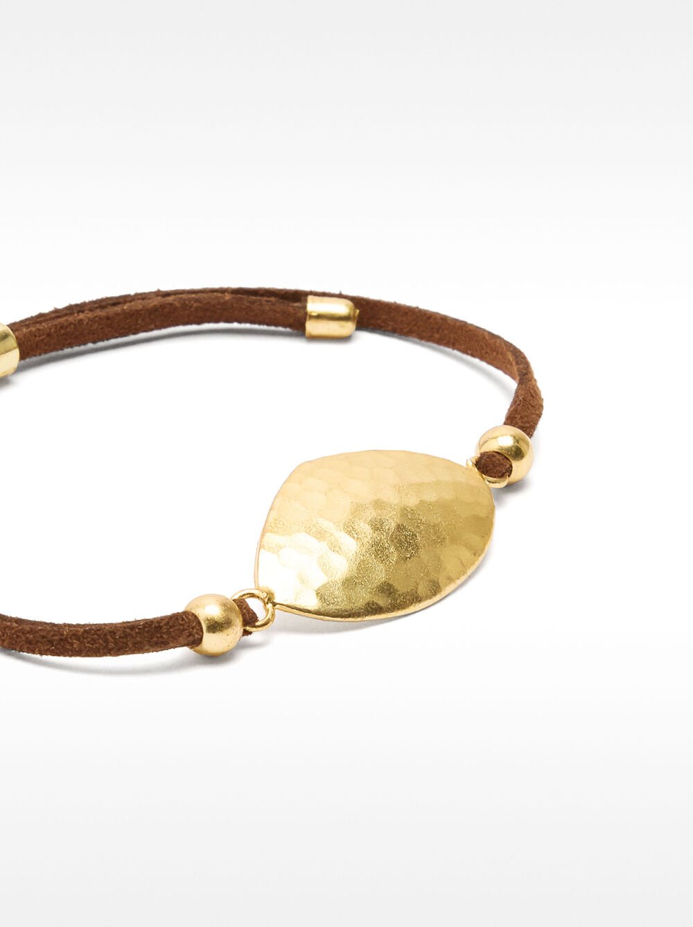 Leather bracelet with oval detail
