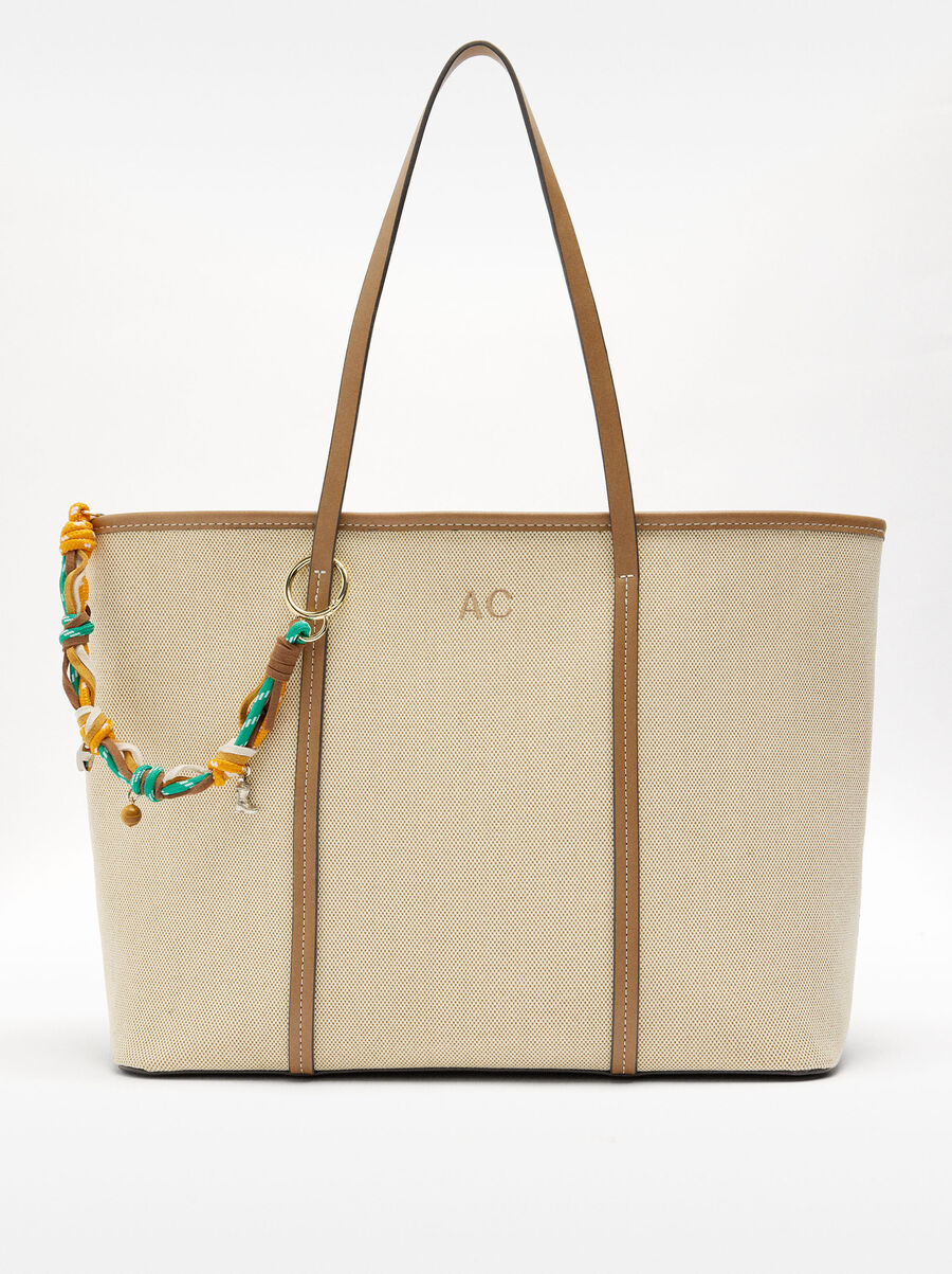 Shopper bag with pendant