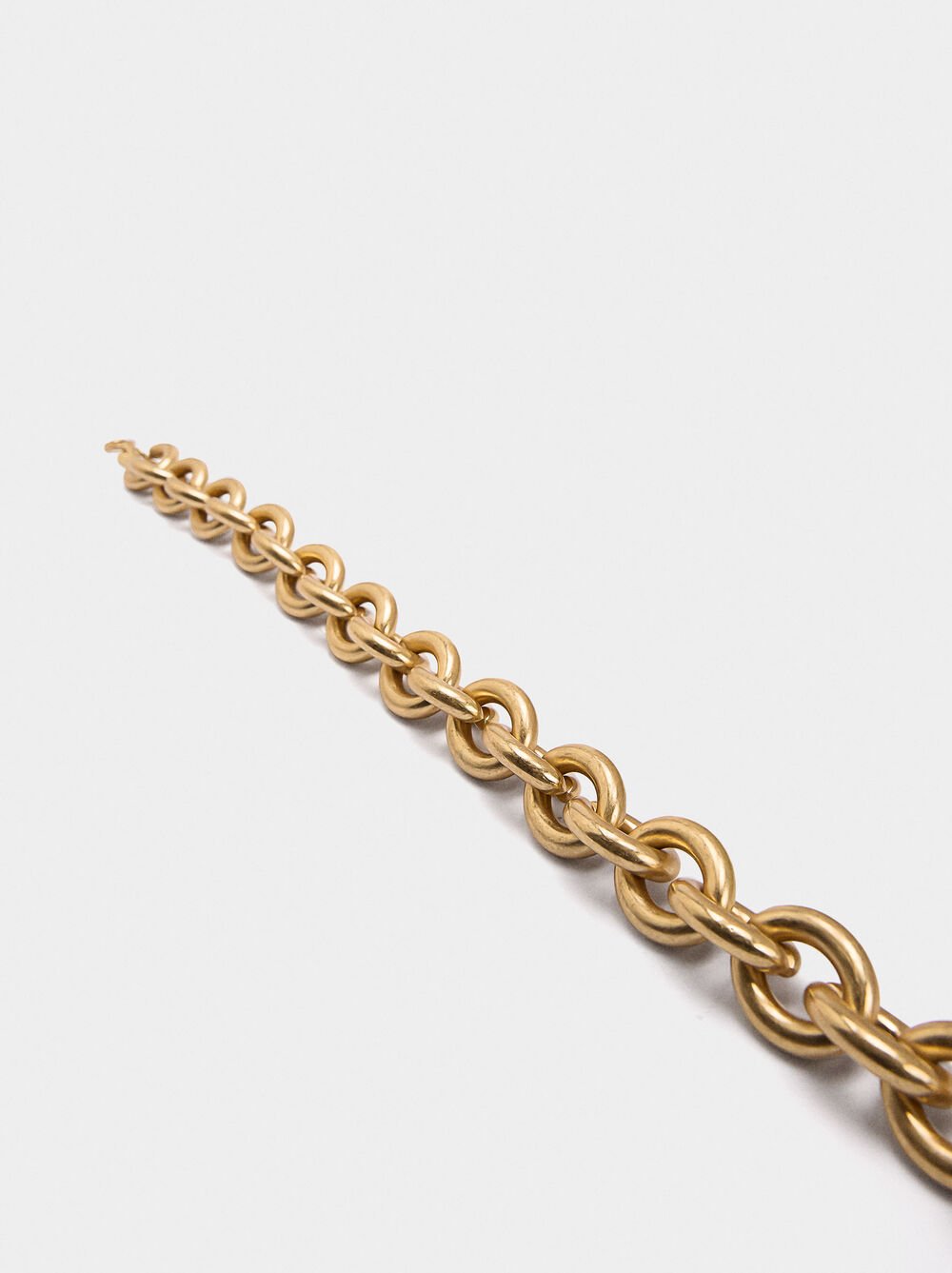 Collar corto con eslabones