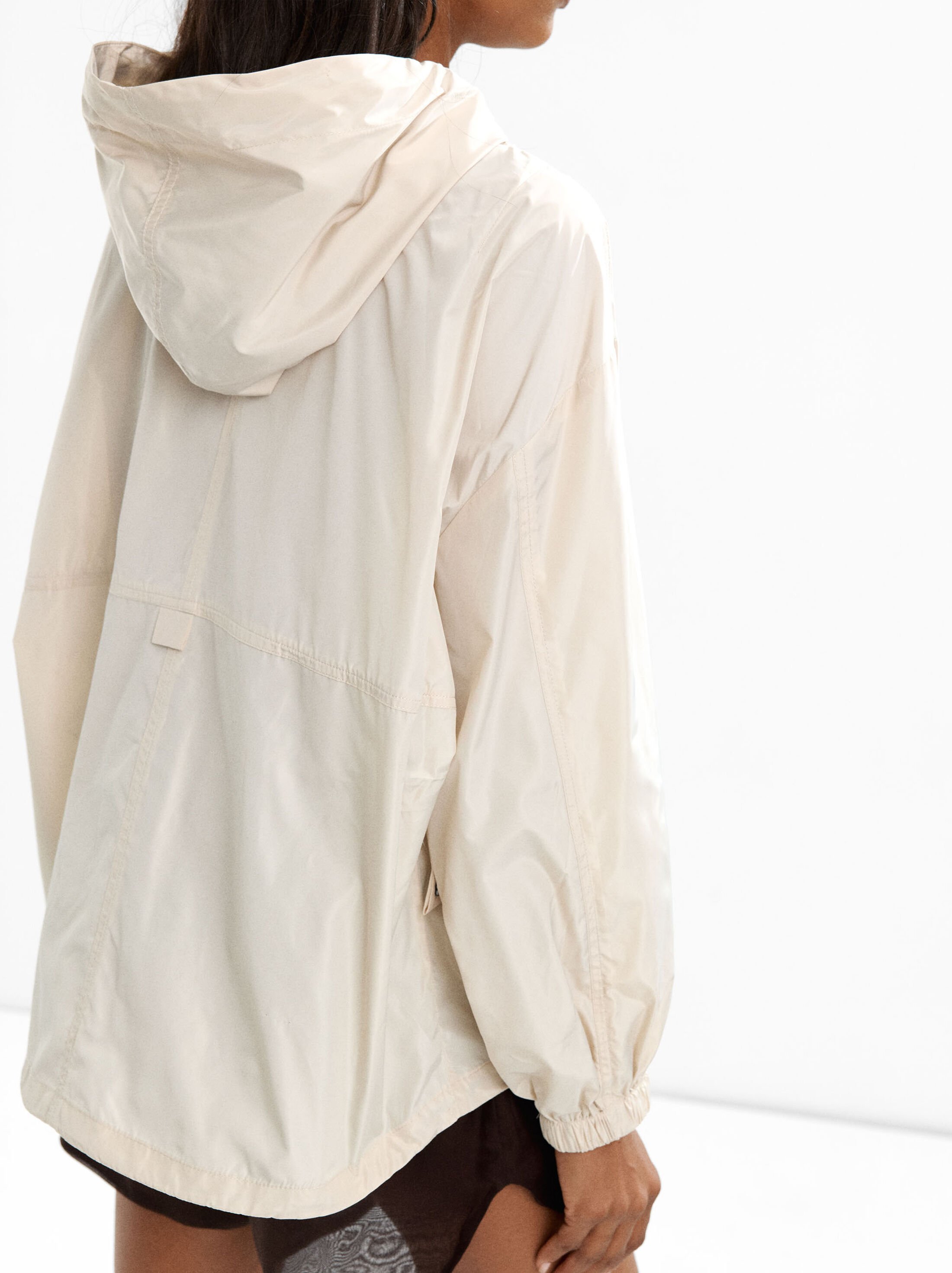 Hooded jacket with side pockets image number 2.0